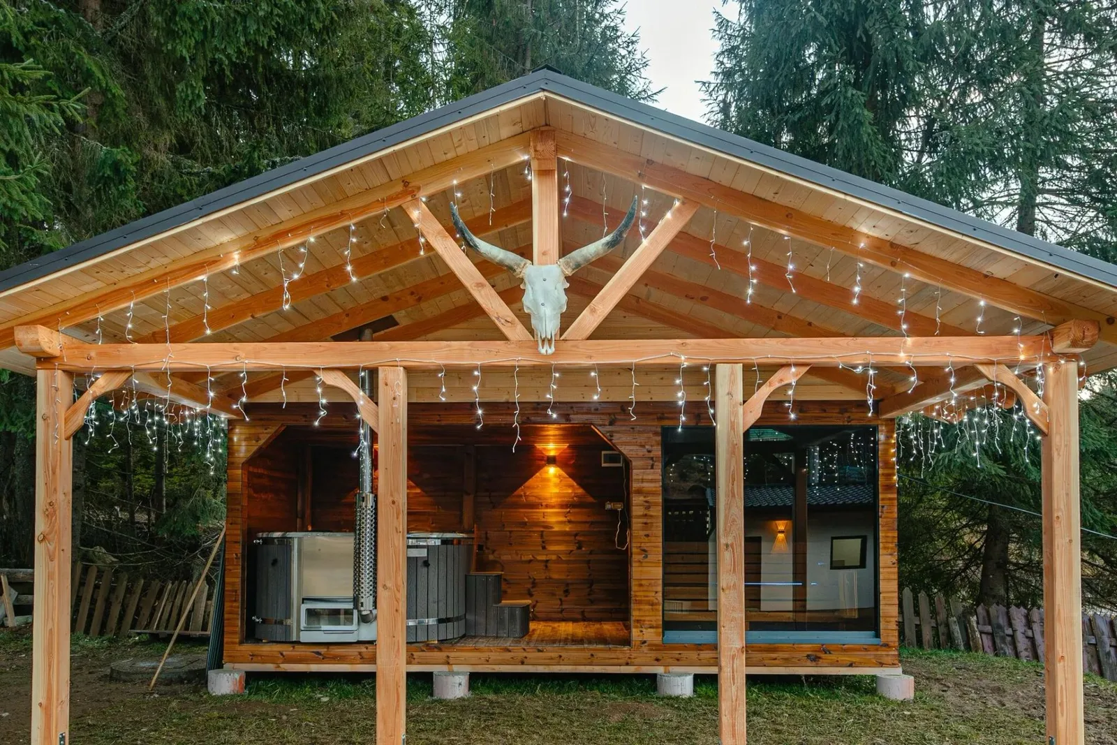 Cabana Poiana Sânzienelor — Poiana Horea — Poiana Horea, Cluj