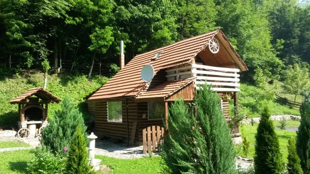 Cabană de închiriat TOATĂ Rustică, Tradițională Apuseni · Podele, Hunedoara — Podele, Hunedoara