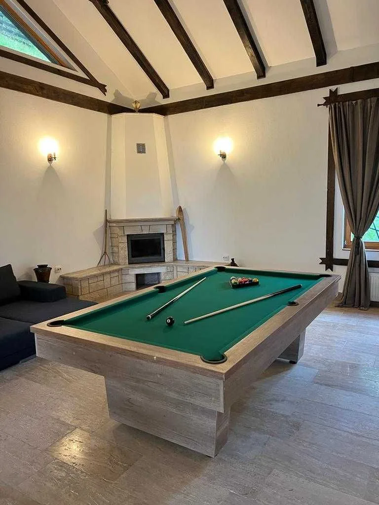 Cabana în Muntele Rece de inchiriat (FACTURA/Ciubar+masa de biliard) · Cluj-Napoca, Cluj — Cluj-Napoca, Cluj