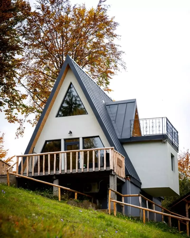 Cabanele Împărăția Mlăcilor — Bughea de Jos, Argeș