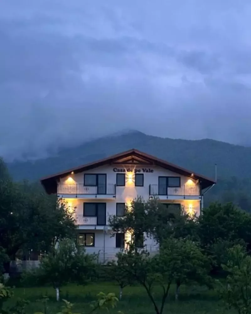 Casa de pe Vale — Vulcan, Hunedoara